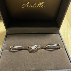 【AUROA(アウロア)の口コミ】 結婚指輪ということで、形はあまり派手なものではないものにしました。お…