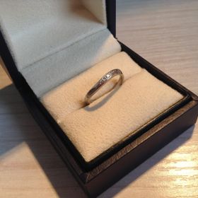 【ヴァンドーム青山(VENDOME AOYAMA)の口コミ】 私は、人目を引くようなおおげさなリングが好きではないので、シンプルか…