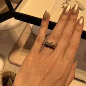 【Fred(フレッド)】の口コミ 華奢なデザインなのに少し変わった形をしていてとてもかわいかったです。
...