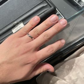 【エクセルコダイヤモンド(EXELCO DIAMOND)の口コミ】 何店舗か検討をしていましたが、この指輪のデザインが気に入り購入に至り…