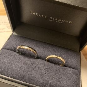 【ラザール ダイヤモンド(LAZARE DIAMOND)の口コミ】 ゴールドのハーフエタニティリングです。他にも沢山リングを見ましたが、…