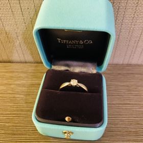 【ティファニー(Tiffany & Co.)の口コミ】 1粒ダイヤのシンプルかつ王道デザインで探していました！ですが、ソリティ…