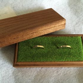 【ヒーミー(himie)の口コミ】 色々なブランドを見ながら悩みましたが、決め手はキラキラしすぎないシン…