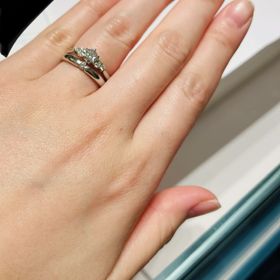 【銀座ダイヤモンドシライシの口コミ】 プラチナ素材で、シンプルでダイヤモンドが一石程度入ってるものを探して…