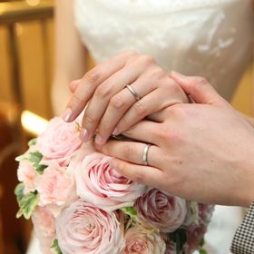 【GALA JEWELRY(ガラジュエリー)の口コミ】 正直に言って二人して一目ぼれです。シンプルながら繊細な曇り加工の美し…