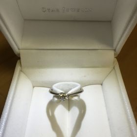 【STAR JEWELRY(スタージュエリー)の口コミ】 シンプルなデザインが気に入りました。重ねづけもしやすいし、普段つけや…