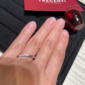 【TRECENTI(トレセンテ)の口コミ】 指輪のデザインはストレートタイプでした。ダイヤのデザインがウェーブに…