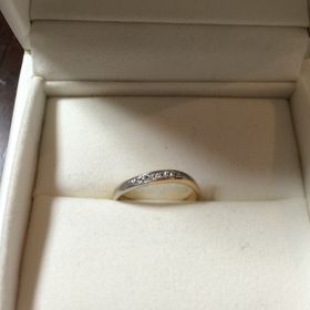 【ギンザタナカブライダル(GINZA TANAKA BRIDAL)の口コミ】 ピンクゴールドとプラチナで出来ており、外側から見るとシルバーに見える…