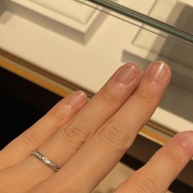 【銀座ダイヤモンドシライシの口コミ】 指輪は華やかで儚いイメージがとても好みで即決しました！Diana.dのリボン…