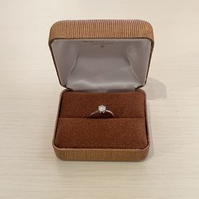 【COEUR D'OR(クゥドール)の口コミ】 ねじれているデザインが欲しかったのですが、他のリングはねじれが大きく…