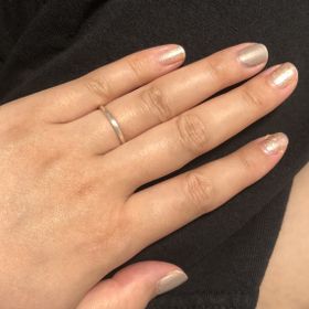 【mina.jewelry(ミナジュエリー)の口コミ】 ひねり加工で3面にして、素材はプラチナとホワイトゴールドを組み合わせて…