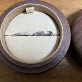 【COLANY(コラニー)の口コミ】 婚約指輪がコラニーだったので、同じブランドに合わせました。婚約指輪と…