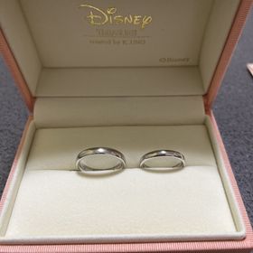 【ケイウノ ブライダル(K.UNO BRIDAL)の口コミ】 指輪の裏に入れるデザインが、デザイナーが細かく希望に答えてくださり、2…