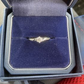 【銀座ダイヤモンドシライシの口コミ】 元々自分で買いに行く予定でしたが、彼女自身が自分で選んで決めたいとの…