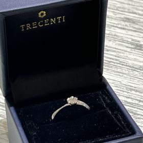 【TRECENTI(トレセンテ)の口コミ】 デザイン・綺麗さ・価格で決めました。【デザイン】彼女が花柄を好きだっ…