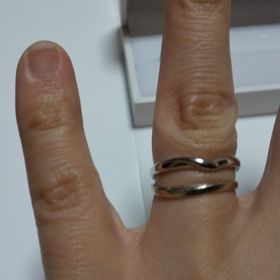 【THE KISS(ザ・キッス)の口コミ】 最初はウェーブ型を希望していましたが、お店で試着したら、ｖリングの方…