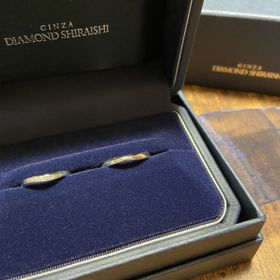 【銀座ダイヤモンドシライシの口コミ】 仕事中もつけたいと思っていたので、シンプルなデザインを探していました…