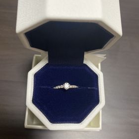 【銀座ダイヤモンドシライシの口コミ】 結婚指輪と重ね付けをしたときに違和感がないものがほしくて、探しました…