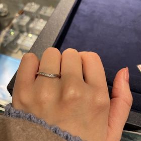 【BIJOUPIKO(ビジュピコ)の口コミ】 王道のプラチナ、ダイヤモンド付きの指輪ですが、細部までこだわって作ら…