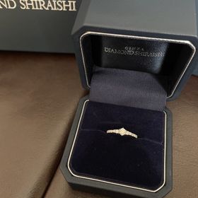 【銀座ダイヤモンドシライシの口コミ】 ハーフエタニティのようにキラキラしたデザインを見て、スマイリングポピ…