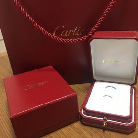 【カルティエ(Cartier)の口コミ】 カルティエの結婚指輪をつけることに以前から憧れがありました。カルティ…
