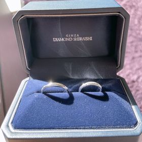 【銀座ダイヤモンドシライシの口コミ】 行くまではデザインも分からす迷っていましたが、指輪を見てからはシンプ…