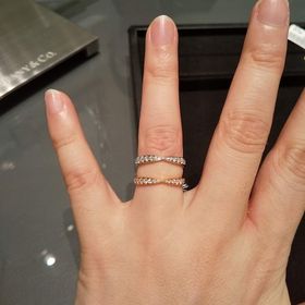 【ティファニー(Tiffany & Co.)の口コミ】 ハーモニーは定番の型で、指にも馴染んでとても可愛い印象でした。ずっと…