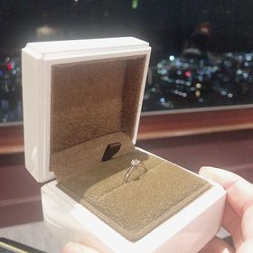 【snow(スノウ)の口コミ】 プロポーズをされる前に、2人でどんな指輪がいいか話し合い、カタログなど…