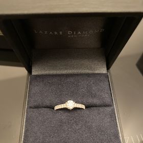 【ラザール ダイヤモンド(LAZARE DIAMOND)の口コミ】 ダイヤモンドの質で指輪選ぶことは決めていたので、ダイヤモンドの事を調…