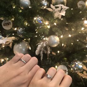 【GALA JEWELRY(ガラジュエリー)の口コミ】 新郎は幅広なリング、新婦はダイヤ付きリングを探していました。
他の店は…