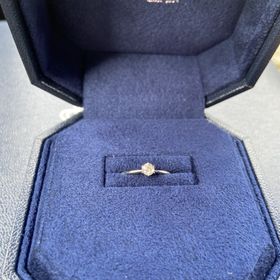 【ROYAL ASSCHER(ロイヤル・アッシャー)の口コミ】 相手型がシンプルなデザインを好む点。デザインや価格帯の相談をしていた…