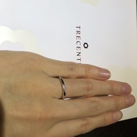 【TRECENTI(トレセンテ)の口コミ】 ストレートのタイプで、ラインのダイヤモンドが入った指輪を探していまし…