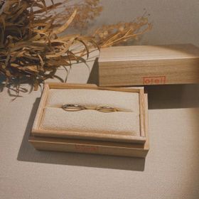 【atelier CraM(アトリエ クラム)の口コミ】 たくさんのサンプルがあり、自分達の好みのリングがイメージしやすく、か…