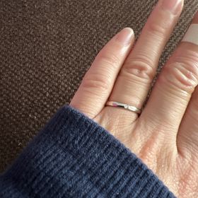 【アイプリモ(I-PRIMO)の口コミ】 普段から二人とも仕事内容的にあまり派手なデザインの物は避けたくて、シ…