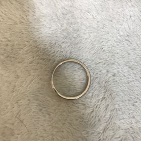 【アイプリモ(I-PRIMO)の口コミ】 シンプルかつこだわりの感じられるデザインでした。指輪にわずかながらの…