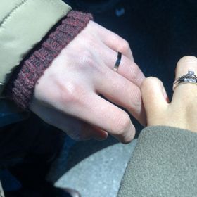 【ラザール ダイヤモンド(LAZARE DIAMOND)の口コミ】 3個以上ダイアがセッティングされている結婚指輪を探していました。こちら…