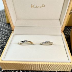 【ケイウノ ブライダル(K.UNO BRIDAL)の口コミ】 他のブランド店の指輪も検討し試着させてもらいましたが、既製品ではペア…