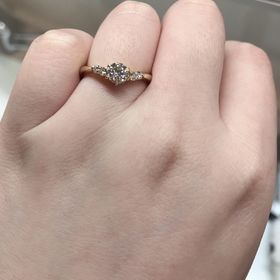 【宝寿堂(ほうじゅどう)の口コミ】 ダイヤの大きさと、保証書がついているしっかりした品質に惹かれました。…