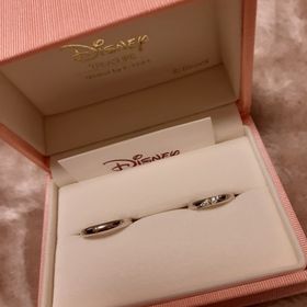 【ケイウノ ブライダル(K.UNO BRIDAL)の口コミ】 シンプルなデザインに純金の糸が1本だけ入っていて、とても気に入ったデザ…