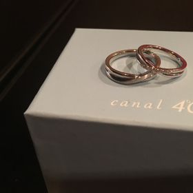 【canal4℃(カナルヨンドシー)の口コミ】 デザインはもちろん見た目もおしゃれで他の指輪とは被らないです。ダイヤ…