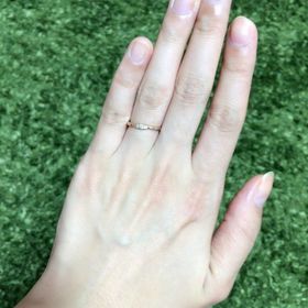 【LUCIE(ルシエ)の口コミ】 ピンクゴールドのかわいらしい色と、華奢なリング、控えめだけどキラリと…