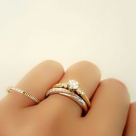 【エクセルコダイヤモンド(EXELCO DIAMOND)の口コミ】 彼も私も結婚指輪だけでいいと考えていましたが、見ると欲しくなってしま…