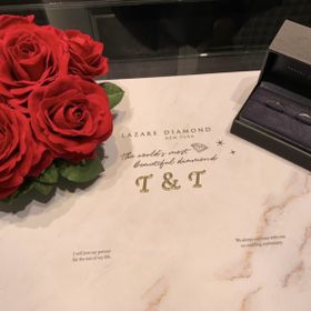 【ラザール ダイヤモンド(LAZARE DIAMOND)の口コミ】 他に店舗にはないデザインだったことです。店舗には、婚約指輪を購入して…