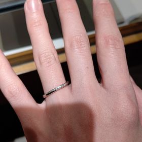 【銀座ダイヤモンドシライシの口コミ】 ダイヤモンドがすごくキラキラしていました。どの角度から見てもキラキラ…