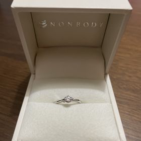 【NONBODY(ノンバディー)】の口コミ シンプルなデザインを探していたため、ダイヤが映えるような指輪を候補とし...