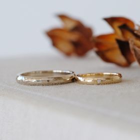 【サロン・ド・ルシェルの口コミ】 自分で作成可能と言う点に惹かれて決めました。
指輪を作った時間、デザイ…