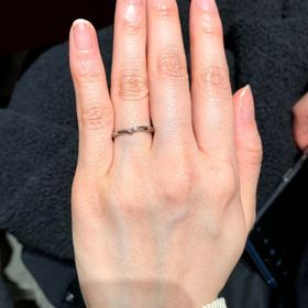 【銀座ダイヤモンドシライシの口コミ】 V 字型ウェーブ型ストレート型などデザインが幅広く用意されています。ま…