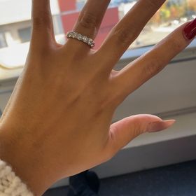 【GALA JEWELRY(ガラジュエリー)の口コミ】 彼がハーフエタニティでダイヤモンドが大きいものをつけて欲しいとのこと…