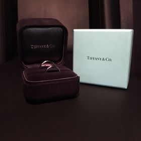 【ティファニー(Tiffany & Co.)の口コミ】 長く使えるよう、シンプルなデザインにしました。太すぎず細すぎないデザ…