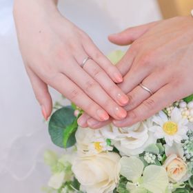 【銀座ダイヤモンドシライシの口コミ】 ウェーブがVのタイプが良いと決めていて、数種類試着させてもらい、旦那と…